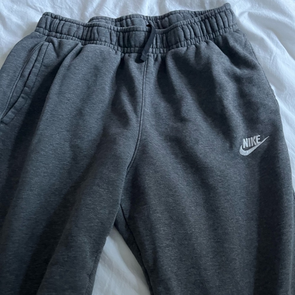 Mens Nike joggers. Size medium. Dark gray.